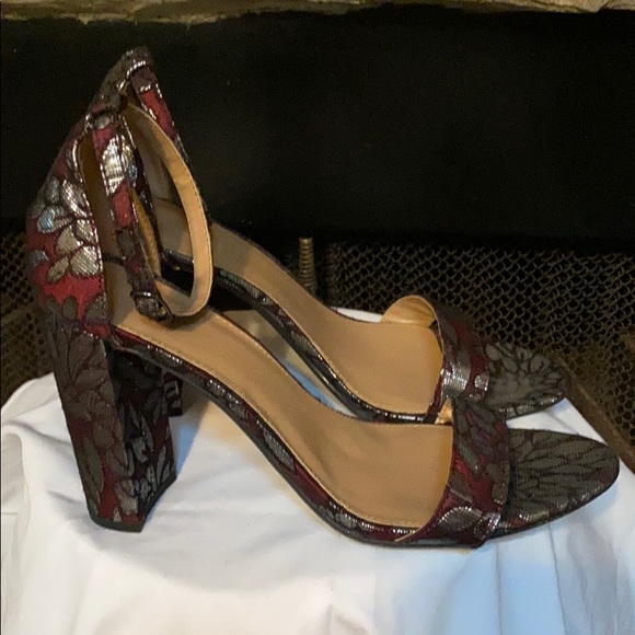 heels - Picture 4 of 7